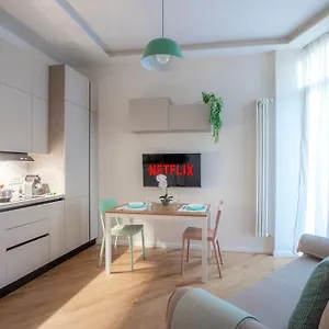 https://duomo-fiera-mi-master-suite-design-wifinetflix.italymilanhotels.net