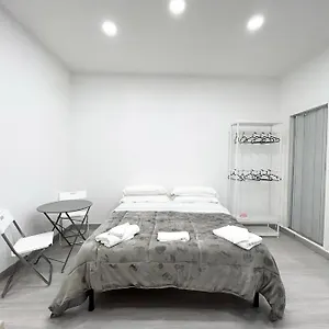 https://house-cavour-napoli.hotels-amalfi.com